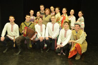 "Пирöг да шаньга – пять кöпеек деньга":  театрализованное представление студентов