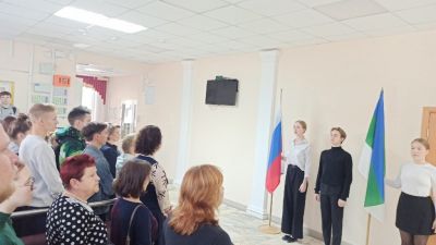 Церемония поднятия Государственных флагов Российской Федерации и Республики Коми