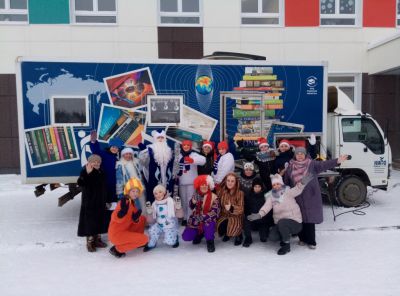 Сказочная команда 2 СКД привезла праздник на колёсах