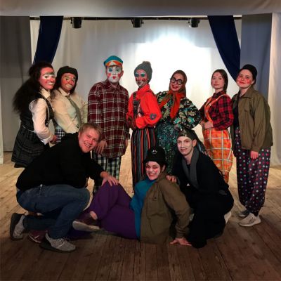 Клоуны в колледже