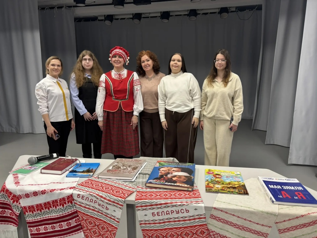 Studenty_Bibliotekovedeniya.jpg Studenty_Bibliotekovedeniya.jpg