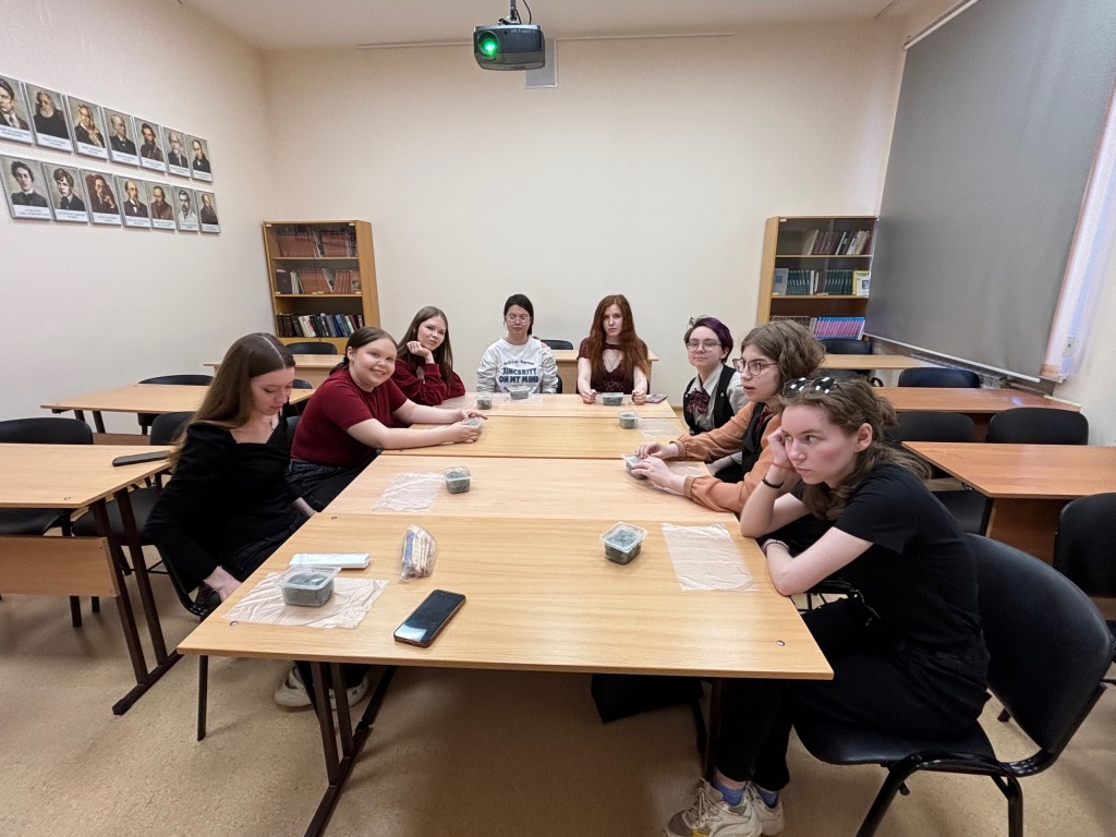 Bibliotekari.jpg Bibliotekari.jpg