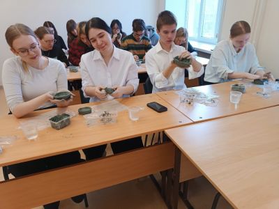 Работать с глиной - увлекательный процесс Работать с глиной - увлекательный процесс