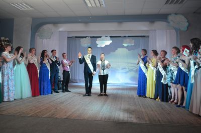 Выпускники колледжа получили сигнал из будущего Выпускники колледжа получили сигнал из будущего