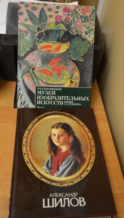 Два шикарных альбома поступили в библиотеку колледжа